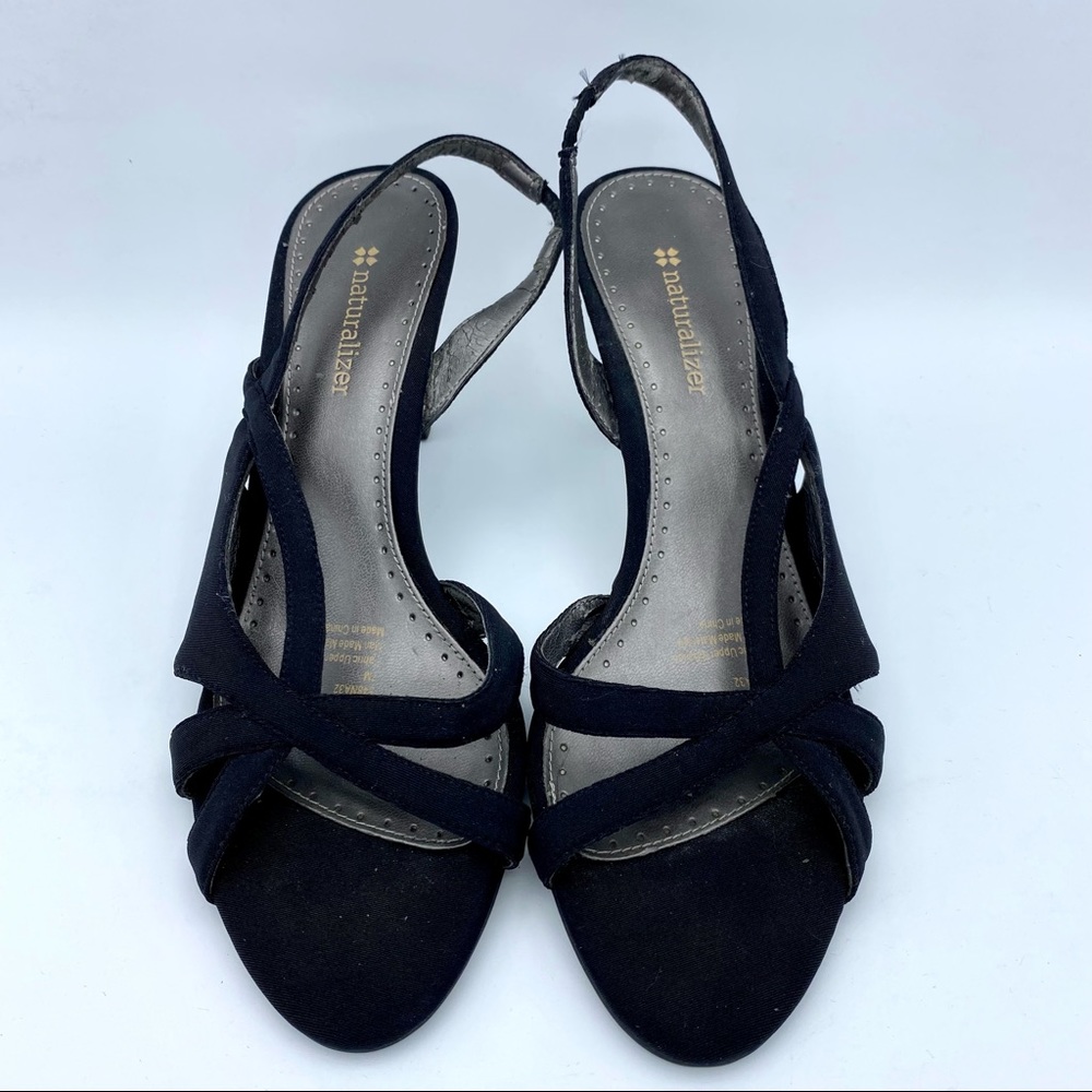 💗Naturalizer “Prissy” Strappy Low 3” Pumps